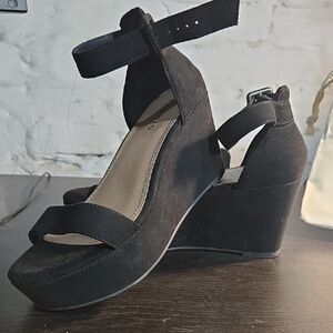 Torrid Platform Wedge.NWT Size 7.5 W
